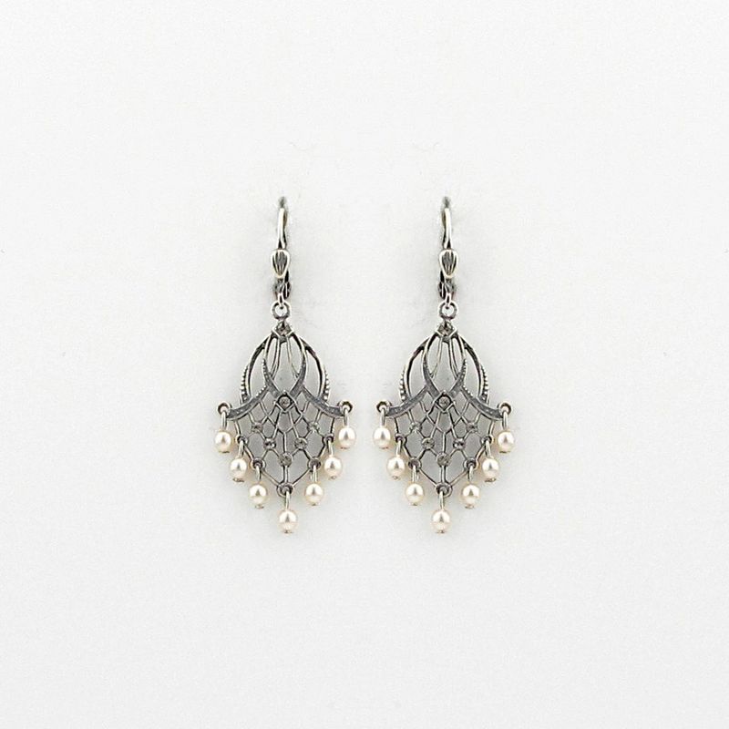 Object of Desire Silver Earring Pearl
