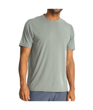 M ELEVATE LIGHTWEIGHT TEE, Color: AGAVE GREEN, Size: L
