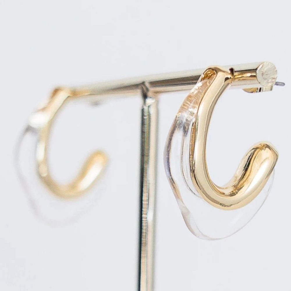 LESLIE CURTIS EARRINGS, Design: AMELIA