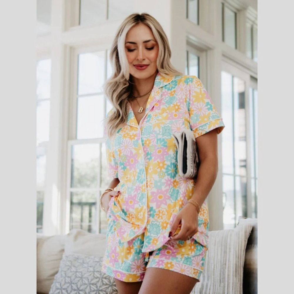 W SPRING FLOWERS PAJAMA SHORT SET, Color: WHITE/PASTEL, Size: XL