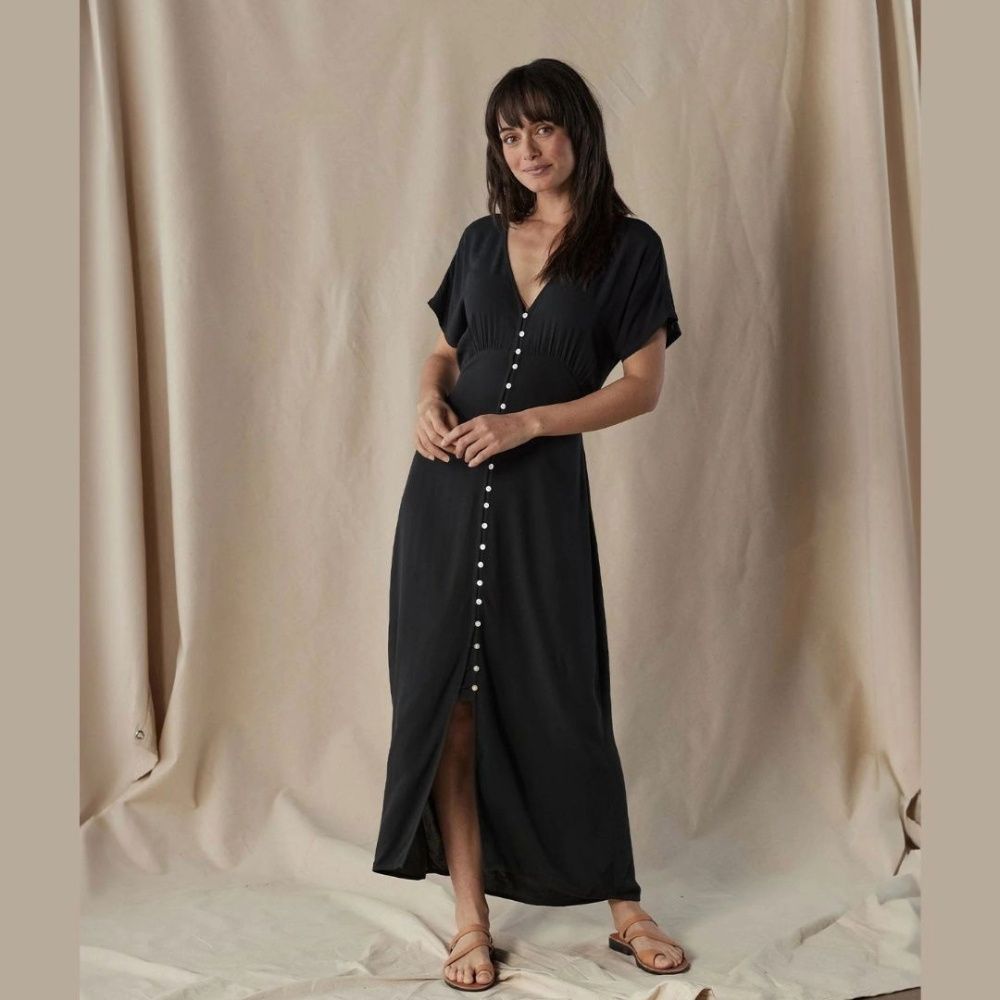 ARIA CREPE BUTTON THRU  MAXI DRESS, Color: BLACK, Size: S