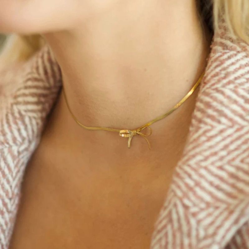 CRAVAT BOW CHOKER NECKLACE