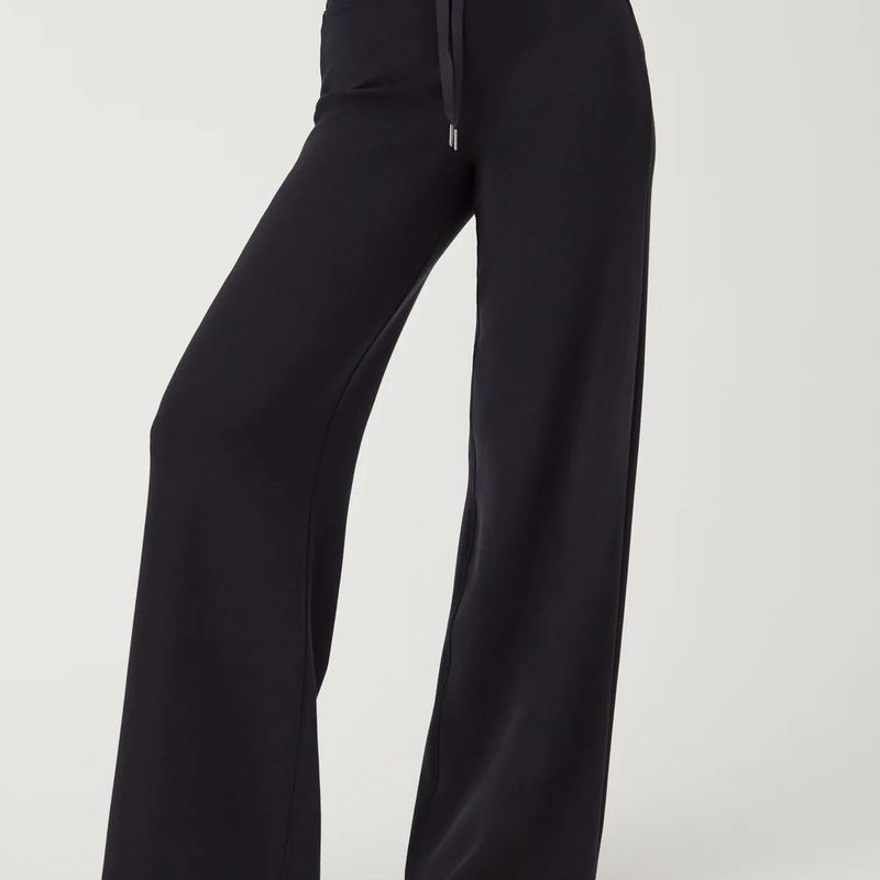 AIR ESSENTIALS WIDE LEG PANT