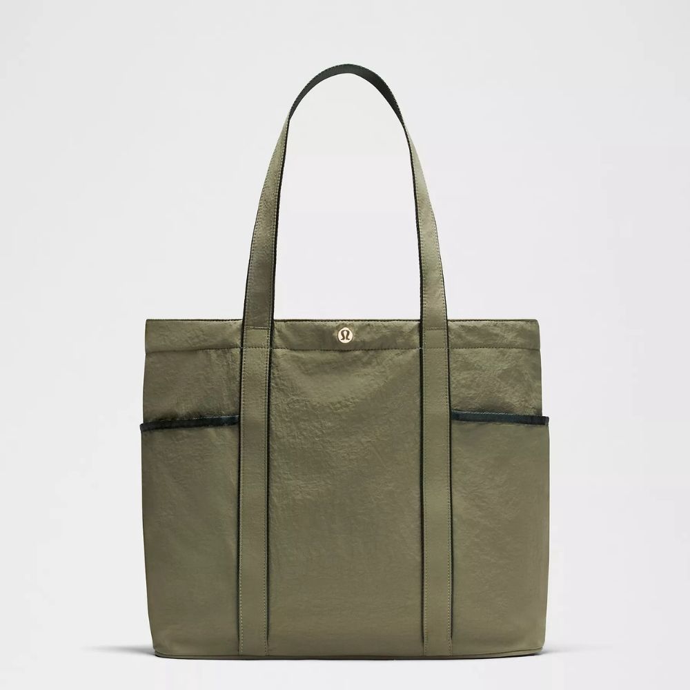 DAILY MULTI POCKET TOTE BAG 20L, Color: BAY LEAF/RAINFOREST GREEN