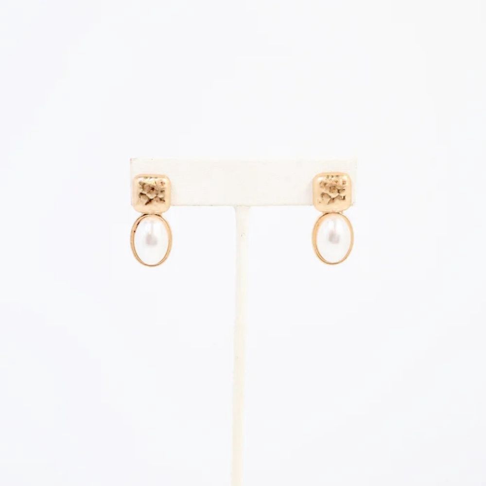Mindy Textured Gold Drop Earring Pearl