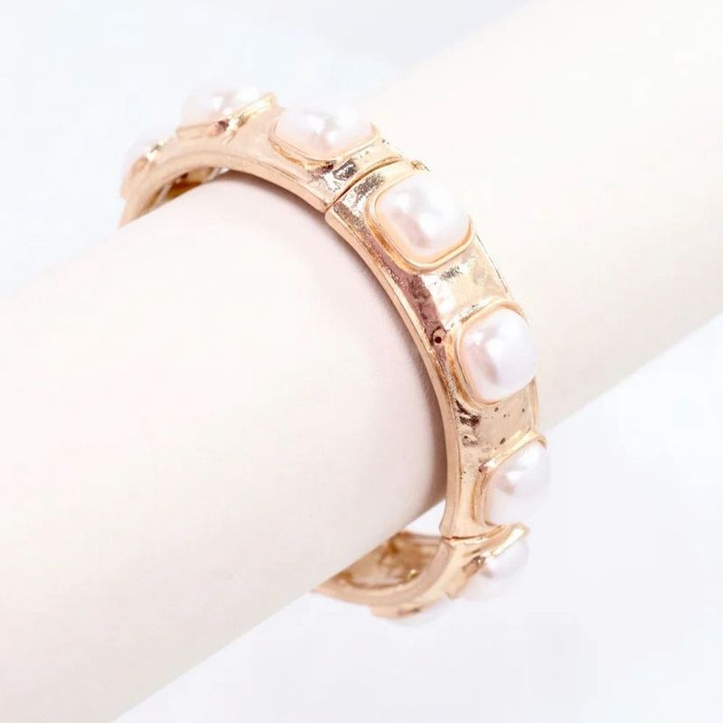 Allie Hammered Gold Stretch Bracelet Pearl