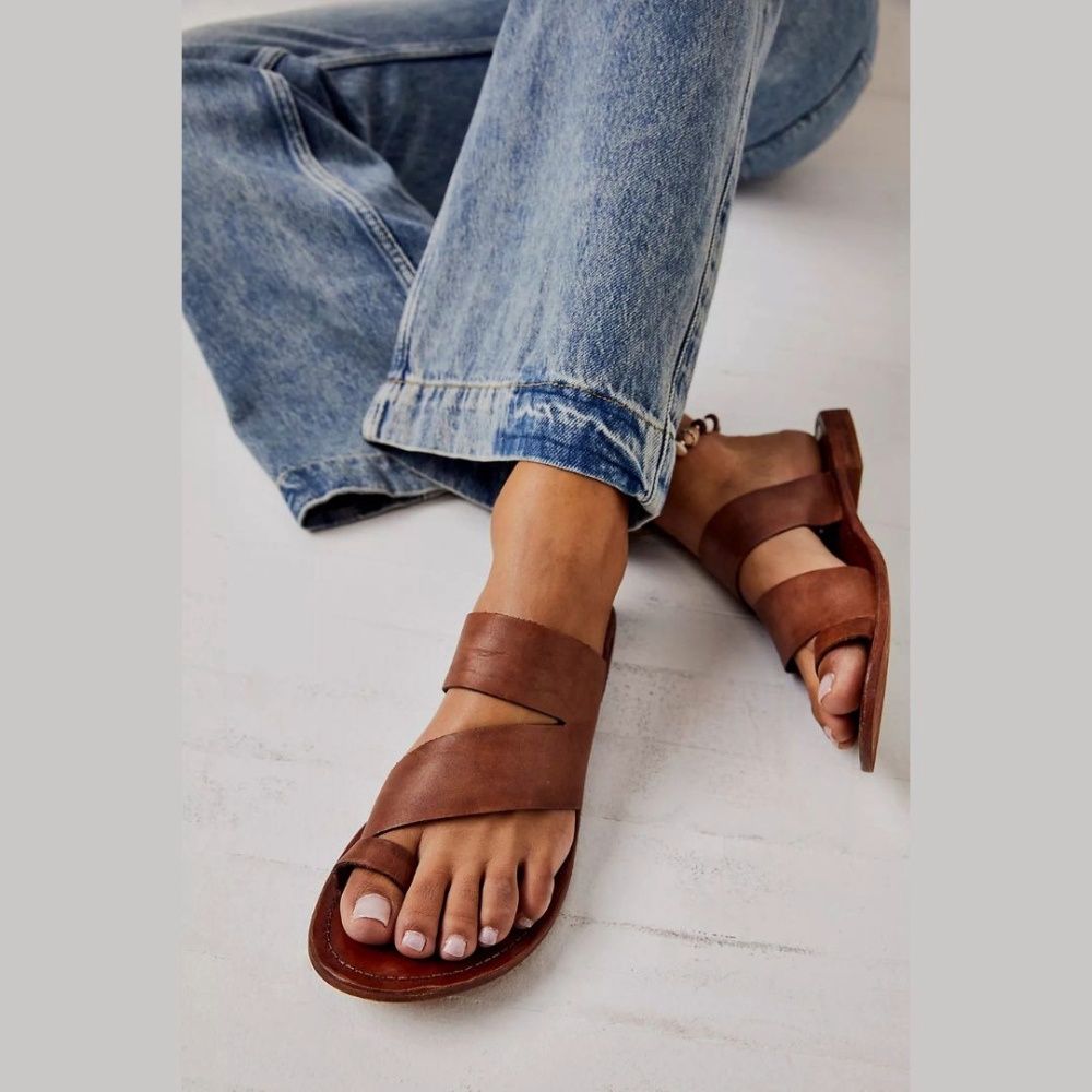 W ABILENE TOE LOOP SANDAL, Color: LUGGAGE, Size: 36