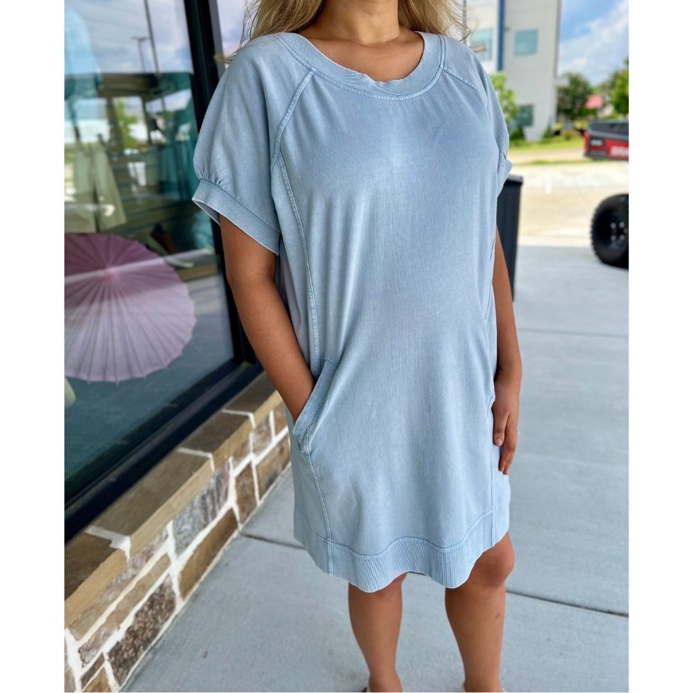 W SHORT SLEEVE MINERAL WASHED DRESS, Color: WASHED DENIM, Size: L