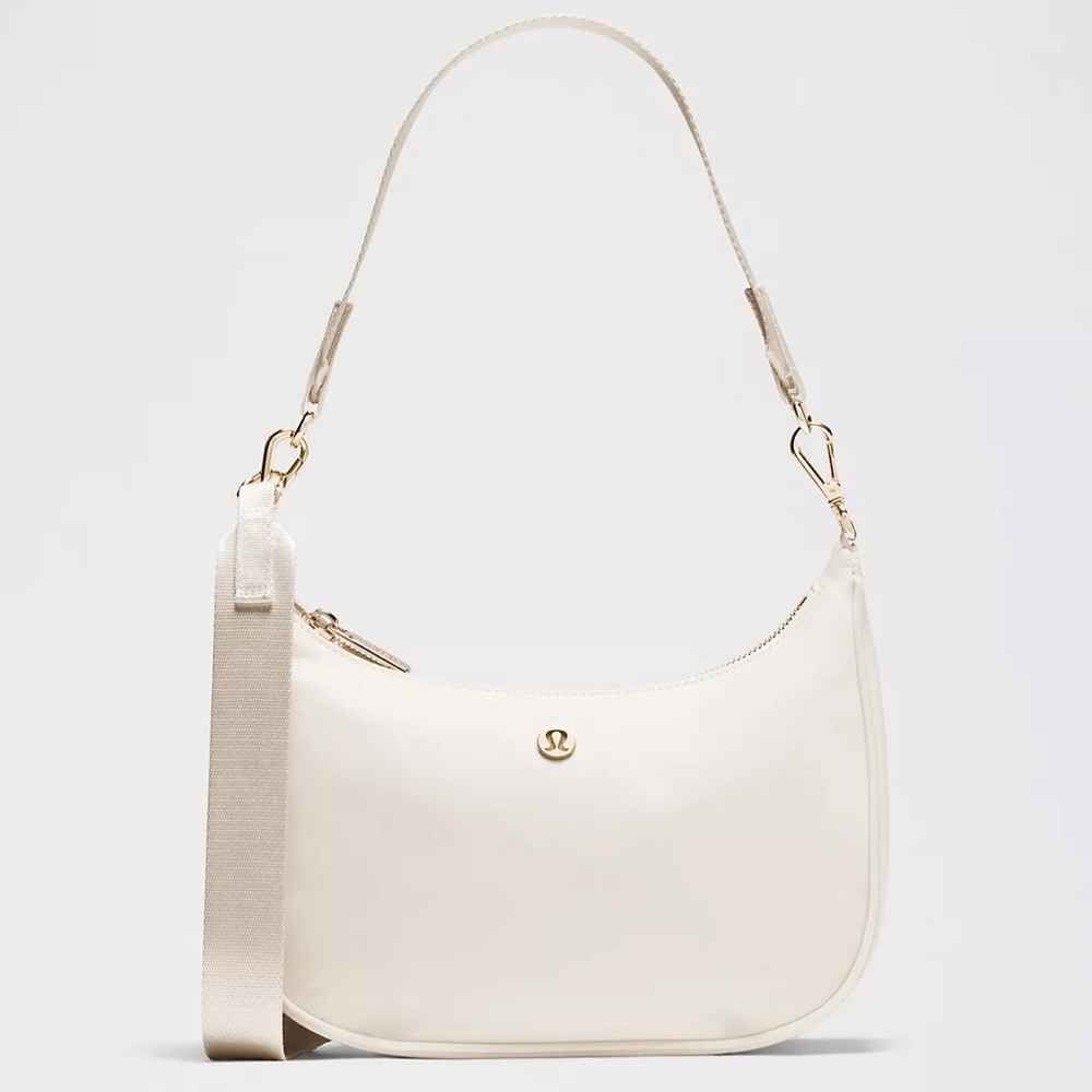 CITY ESSENTIALS SMALL SHOULDER BAG 3L, Color: LIGHT IVORY/GOLD