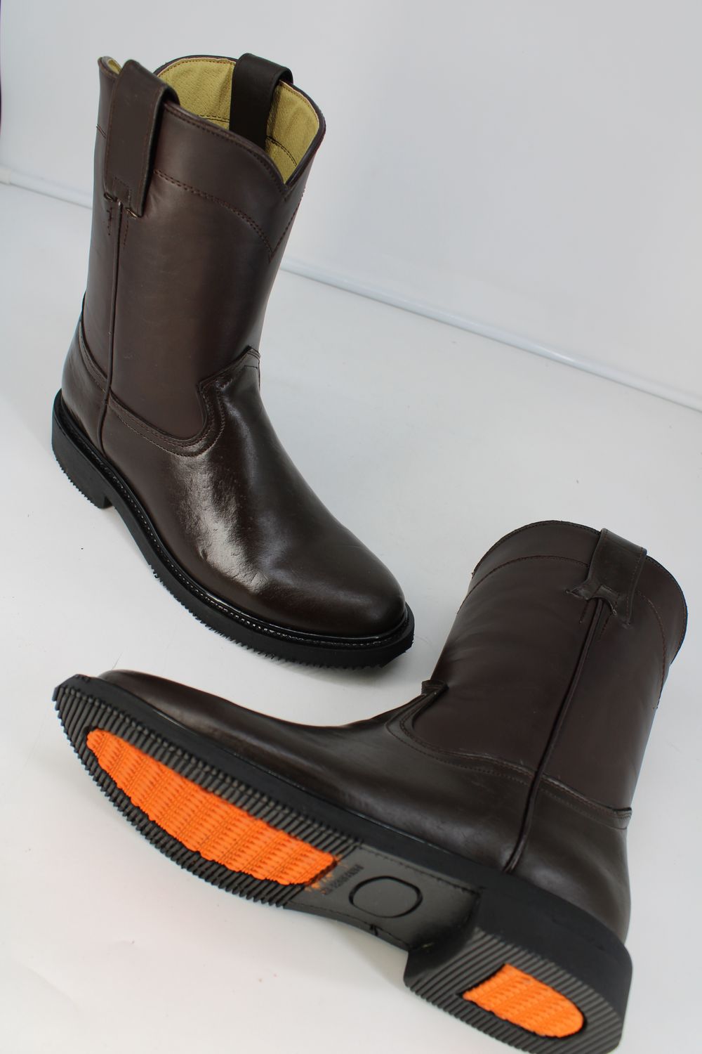 Bota Andre V Atanado Café