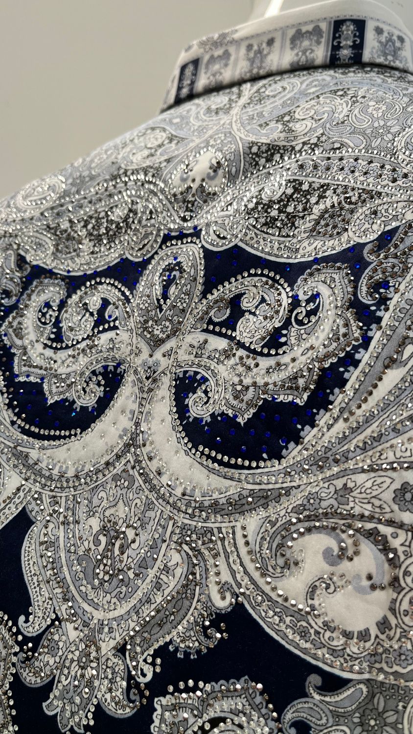 Camisa Barabas manga larga con diamantes de imitación de cachemira