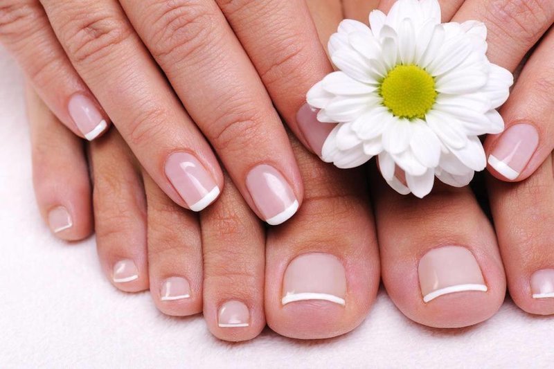Manicure e pedicure de Quinta a Sabado