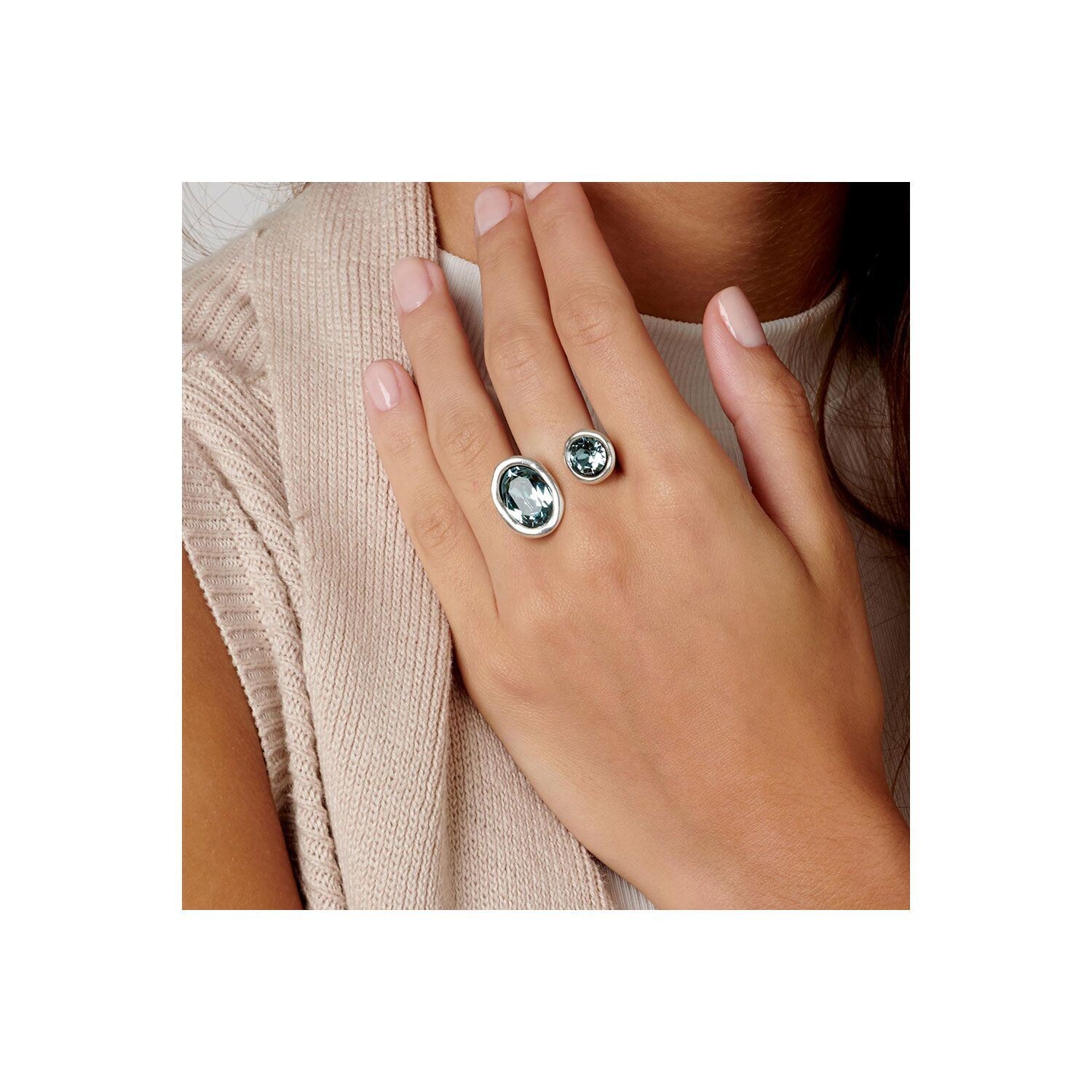 Alulas Open Ring Blue Crystals Size 7.5