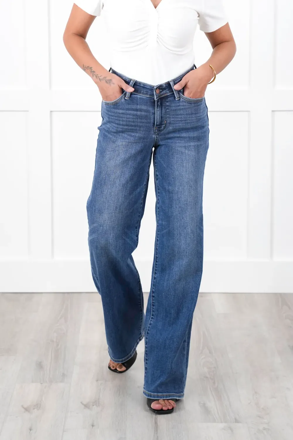 High Waisted 90&#39;s Straight Leg