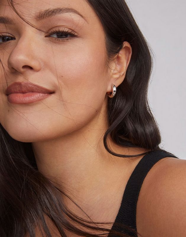 Mikki Huggie Earring Polished Metal Silver