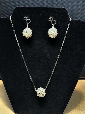 Necklace & Earrings Set with White Faux Pearls