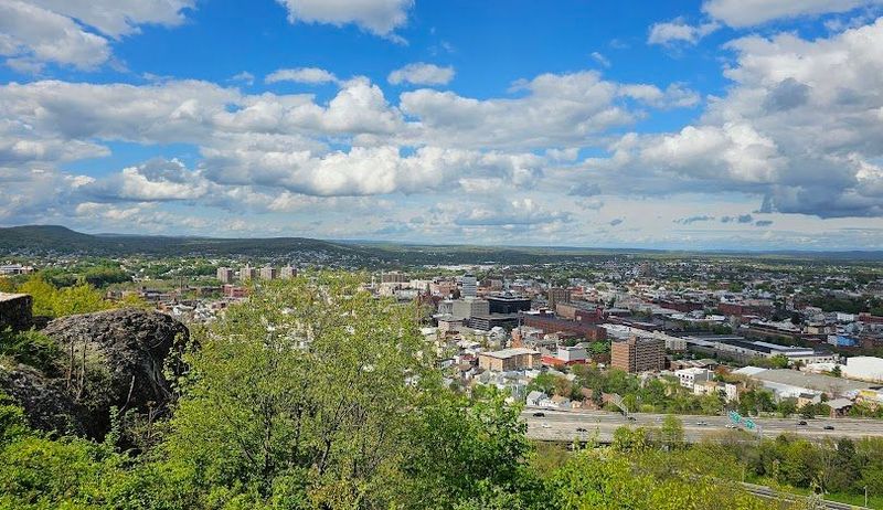 Saddle Brook, NJ 07663