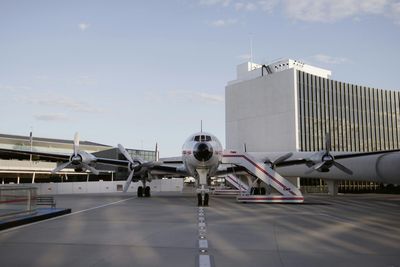John F. Kennedy International Airport (JFK)