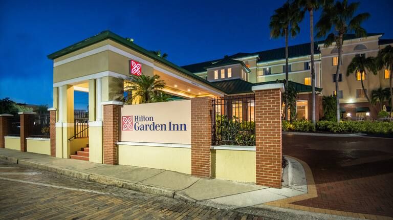 Hilton Garden Inn Tampa, FL and Brandon, FL One way Comfort Sedan Transport