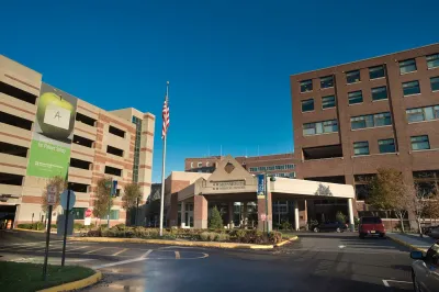 Monmouth Medical Center (Long Branch, NJ)