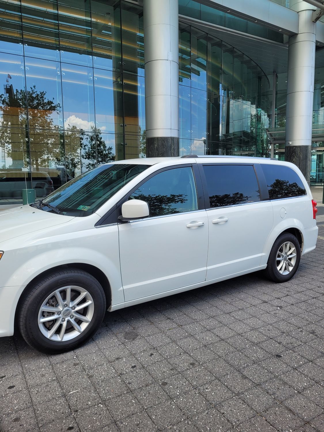 ✈️La Guardia Airport and ? Brooklyn Cruise Terminal, Brooklyn NY, XL Mini Van up to 5 Passengers One way