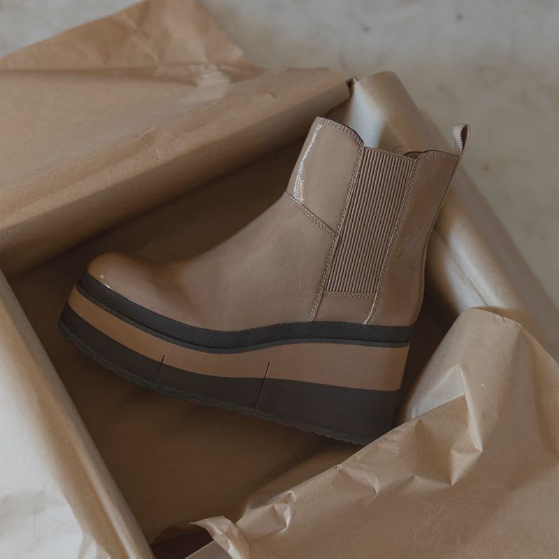 Chelsea Boot - Guilded Beige