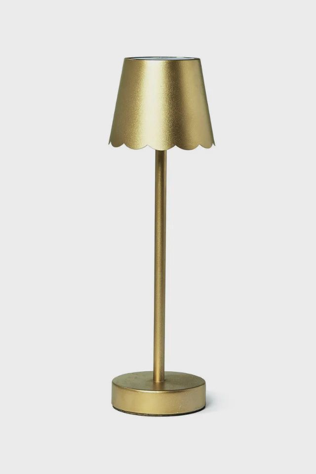 LED Table Lamp w Scalloped Shade