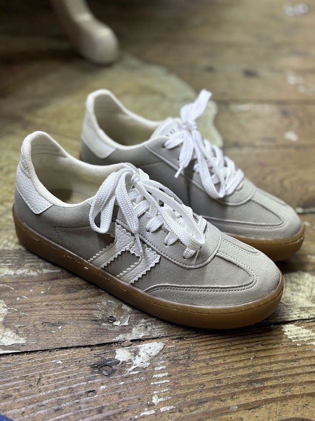 Matthew Sneaker