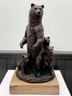 Close To Momma - Bronze Statue 19&quot;