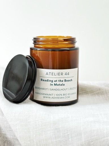 Atelier44 - Reading at the Beach in Matala