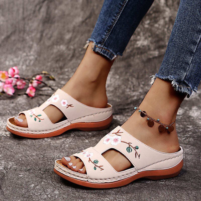 2022 Summer New Amazon Foreign Trade Women&amp;amp;#039;s Shoes Hollow Flower Embroidery Sandals Wedge Plus Size Women&amp;amp;#039;s Slippers Women, Size: 35, Color: Off-white