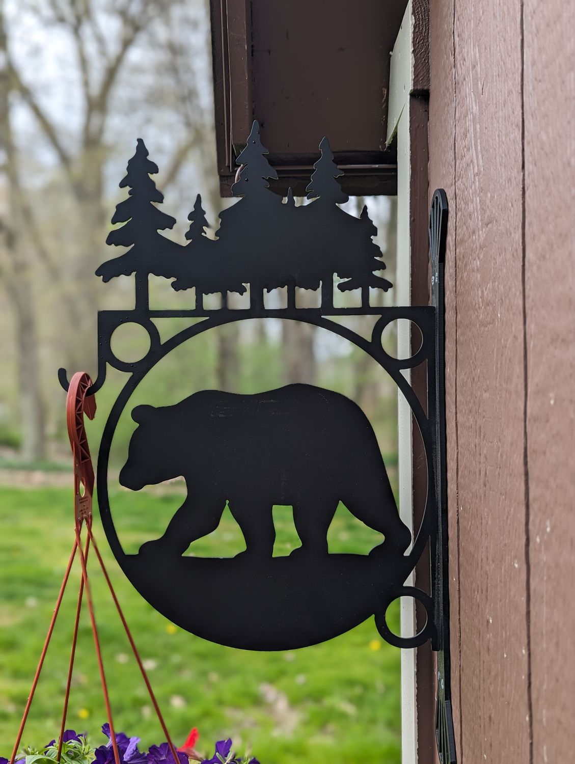 Heavy Duty Indoor/Outdoor Decorative Plant Hanger, Large Centerpiece with Bear with Pine Trees Topper and Spokes Mounting Bracket
