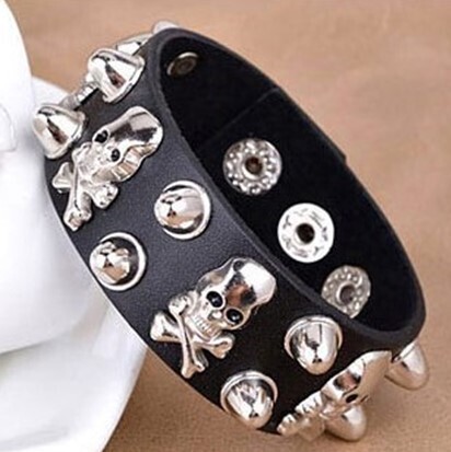 Skull/Rivet Combination Retro Bracelet