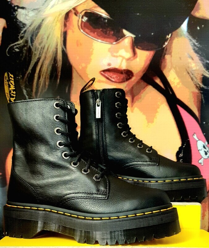 Dr. Martens Jadon III Soft Pisa Leather Platform Black