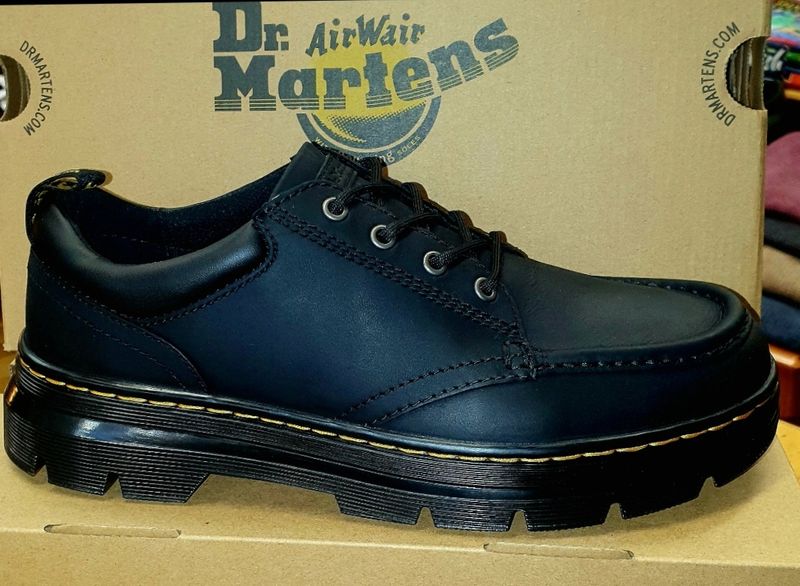 Dr. Martens Bridwell Black Wyoming