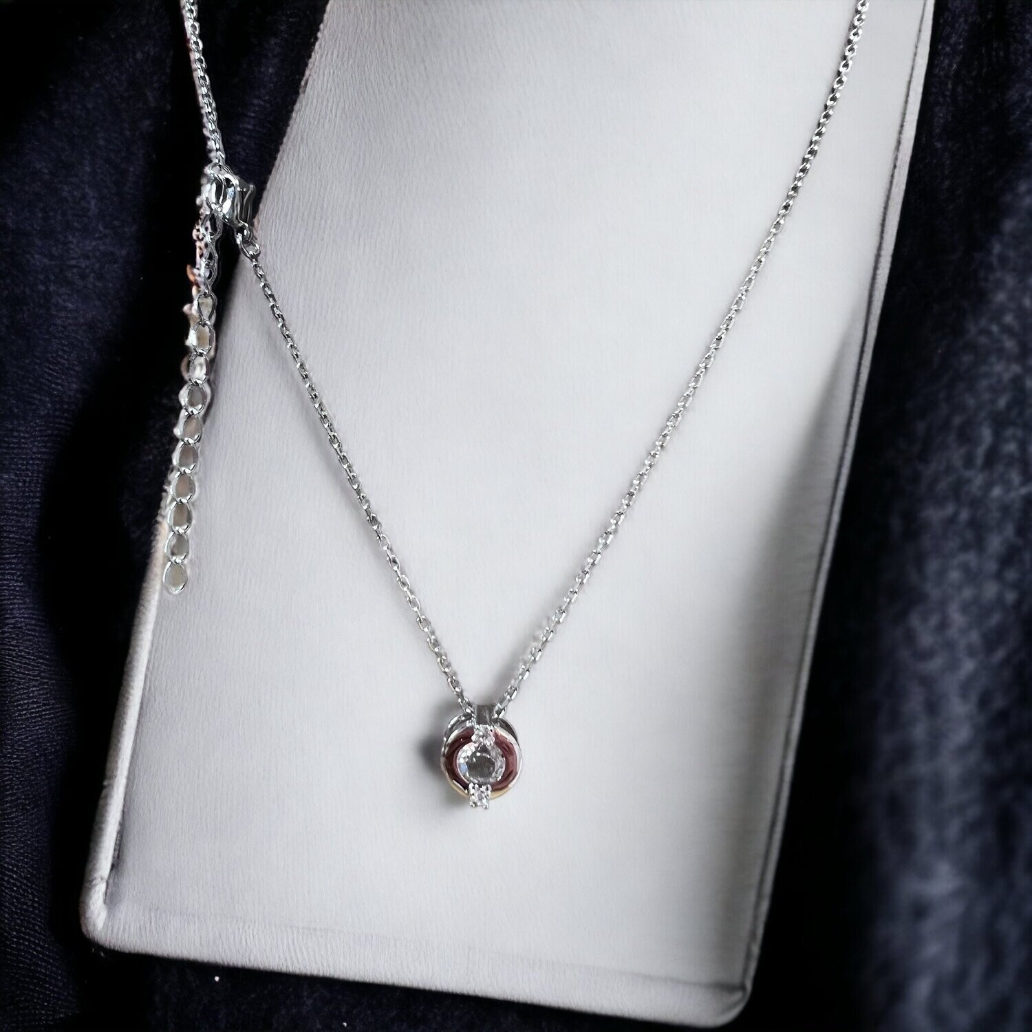 Pendant Round Austria Crystals Silver Plated