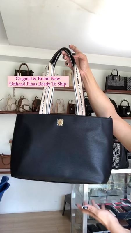 Tommy Hilfiger Tote Top Zip Wide Strap 