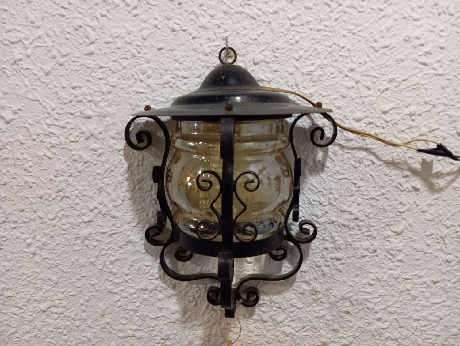 Lampara pared forjada