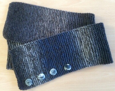 Mussel shell buttons scarf