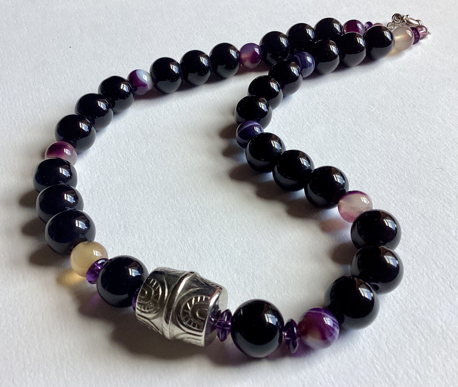 Agate and amethyst necklace