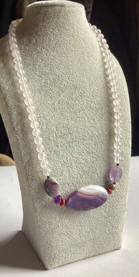 Necklace in mixed stones