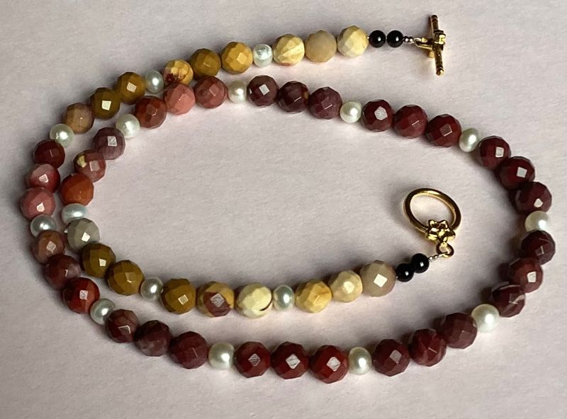 Mookite and pearls necklace