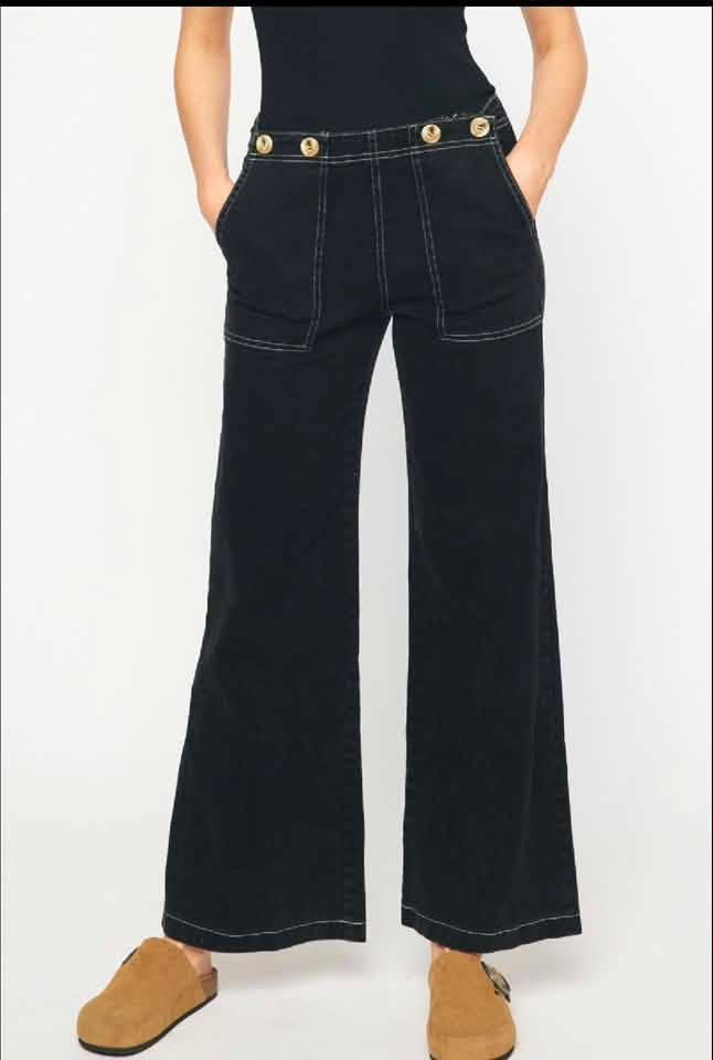 Button Jeans