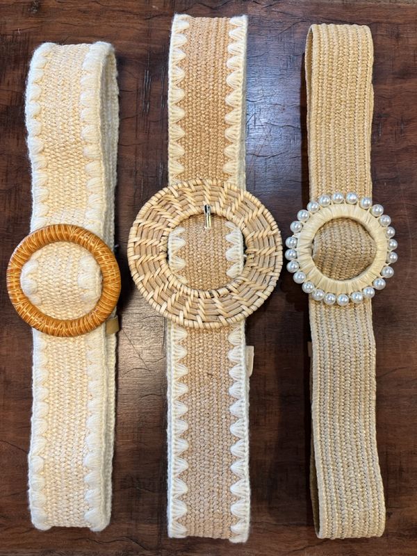Women&#39;s braided straw belts
