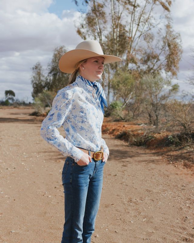 Black Colt - Maggie blue lace