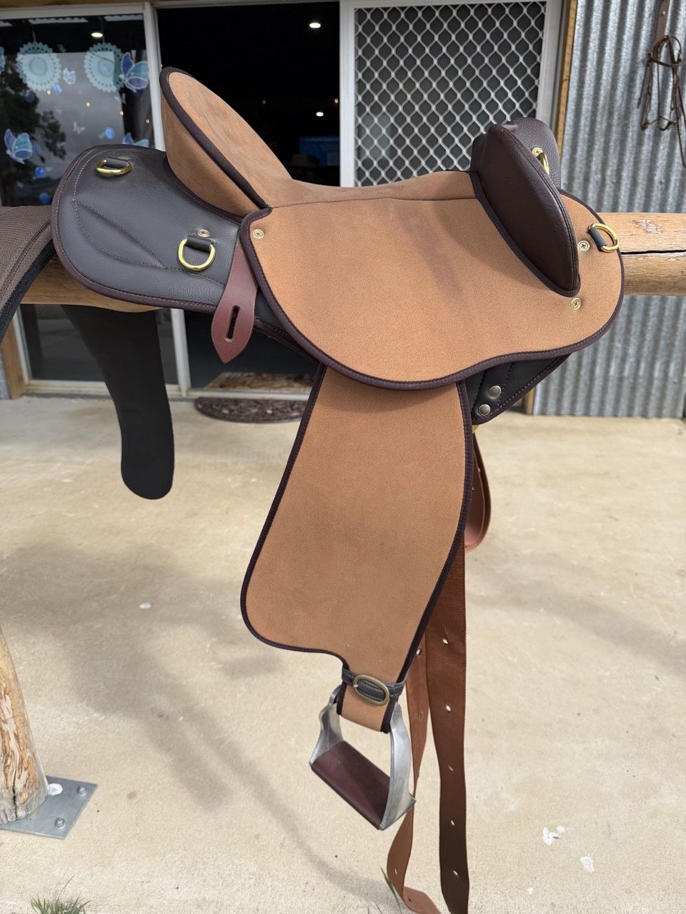 Ezy Ride Half Breed Synthetic Saddle Package, Colour: Brown