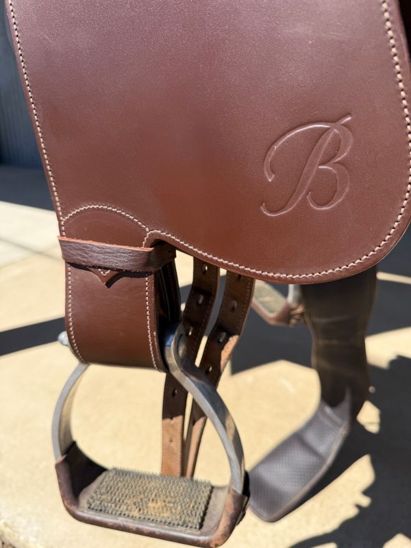 Bates Kimberley Swinging Fender