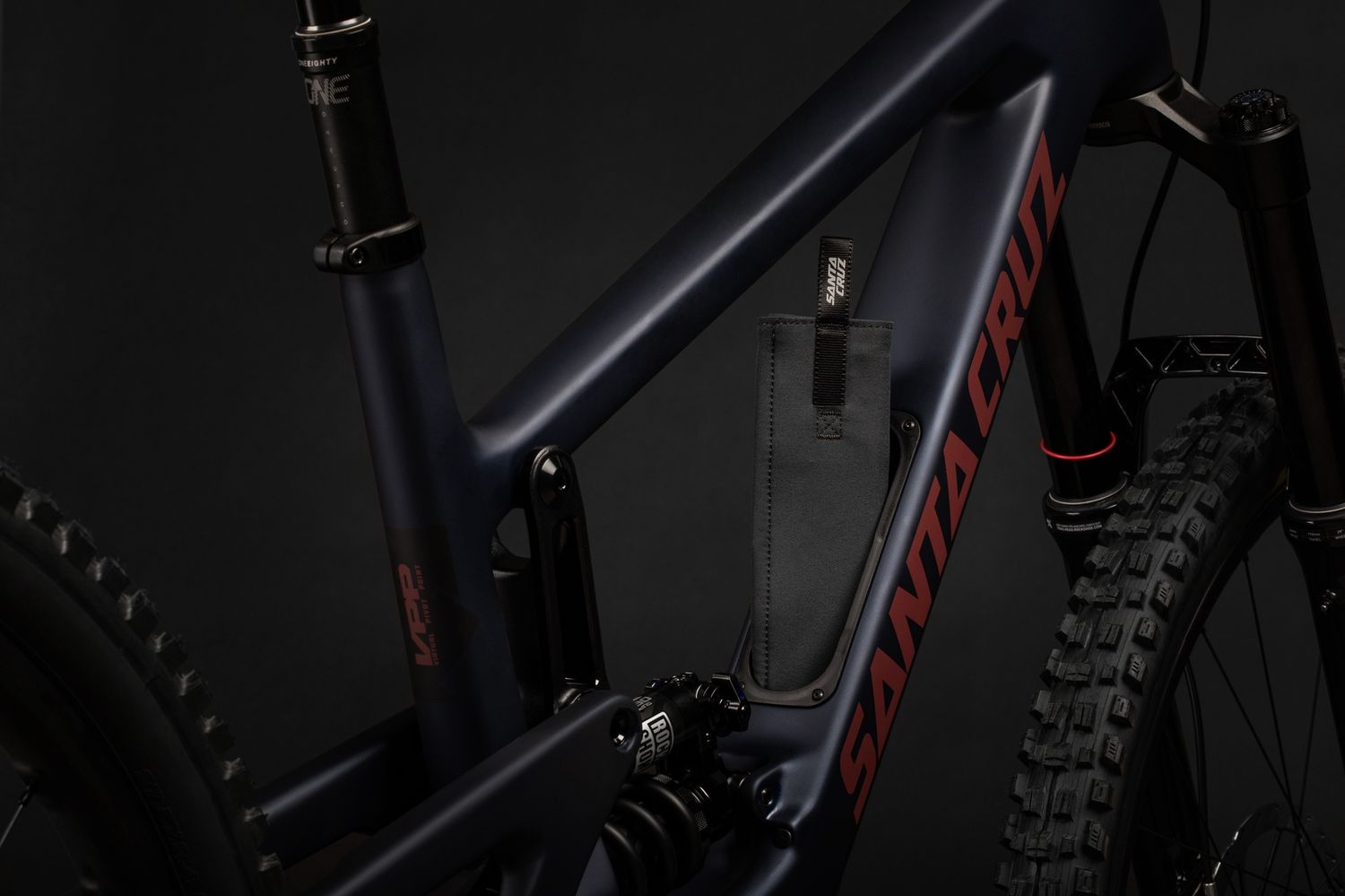 SANTA CRUZ NOMAD C  R