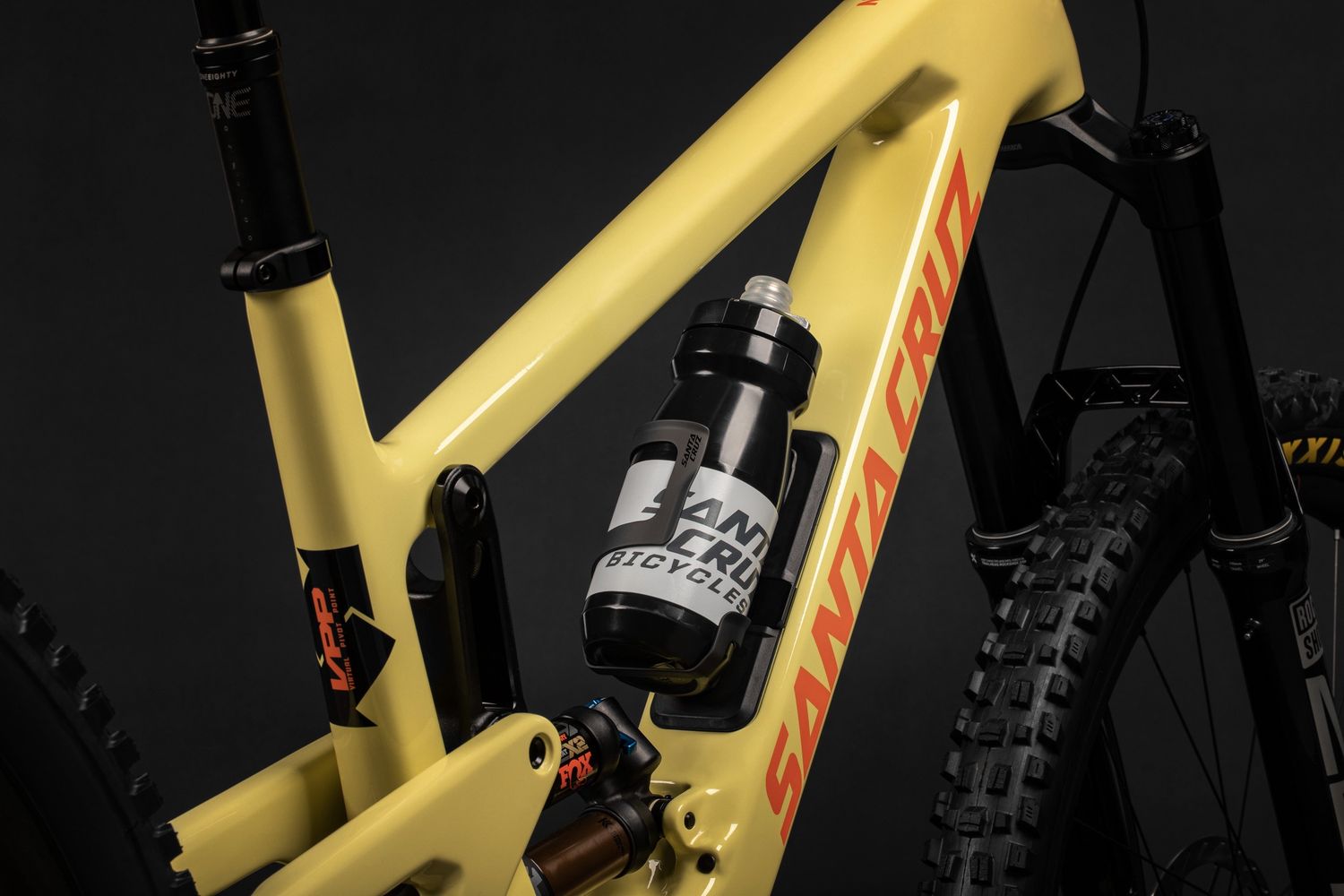 SANTA CRUZ NOMAD C  R