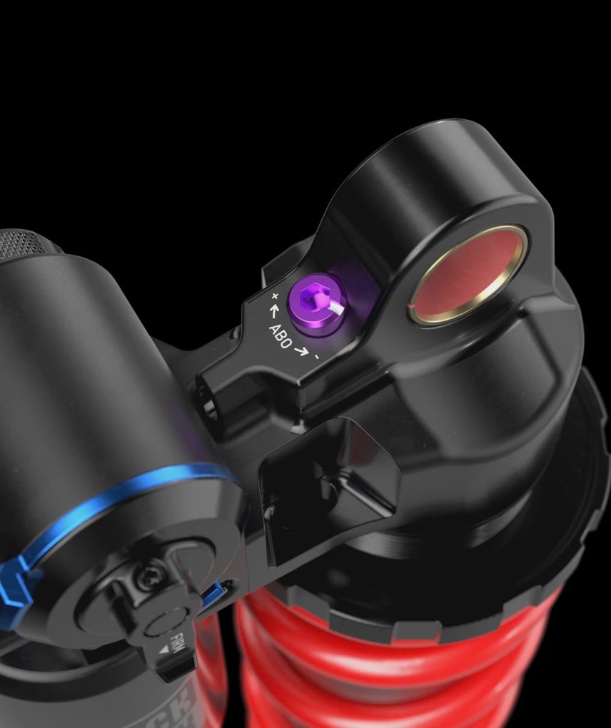 ROCKSHOX  Vivid Coil Ultimate RC2T (230X65)